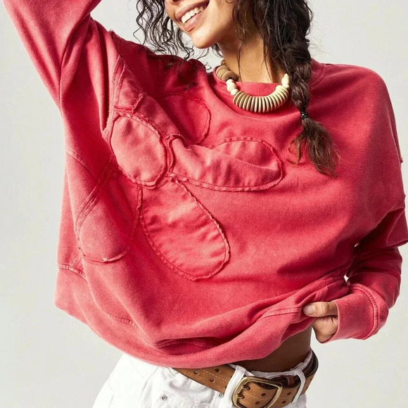 Red Casual Women's Embroidery Design Crew Neck Loose Knit Sweatshirt - Picture 2 of 6